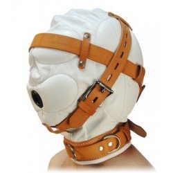 Cagoule en cuir blanc : Privation des sens