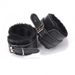 Menottes BDSM, Bondage en cuir avec fourrure de confort Menottes BDSM, Bondage en cuir avec fourrure de confort