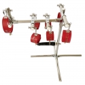 Pilori de contrainte BDSM avec menottes et godes